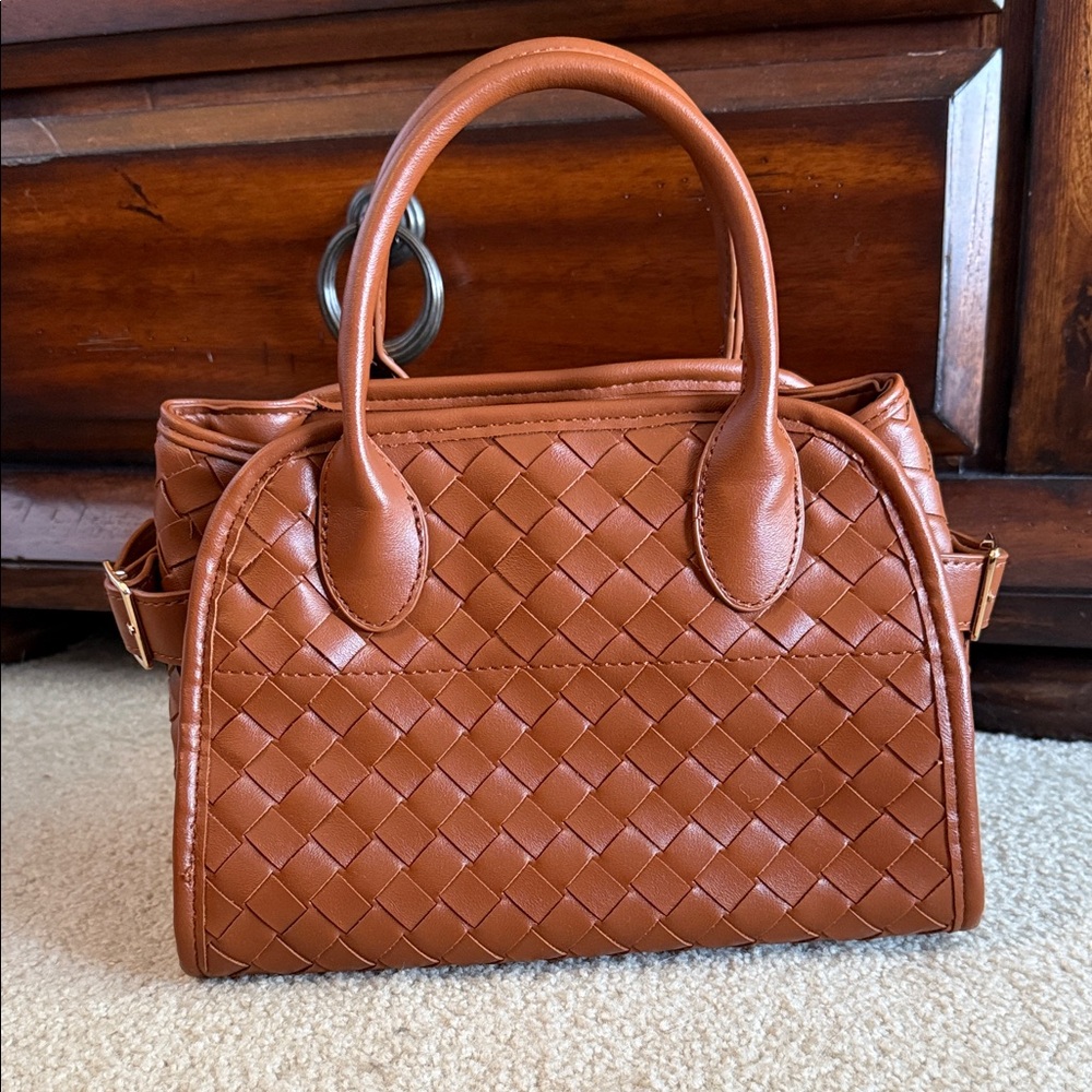 NWOT Urban Expressions Kristie Woven Bag